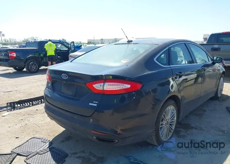2015 Ford Fusion Se z USA, uszkodzony, nr VIN 3FA6P0H92FR247432